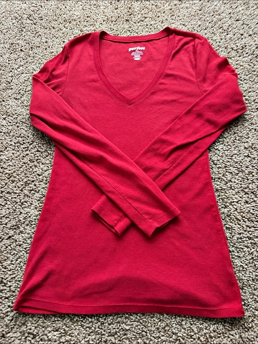 Old Navy Perfect Long-Sleeve V-Neck Tee Women's Red Medium